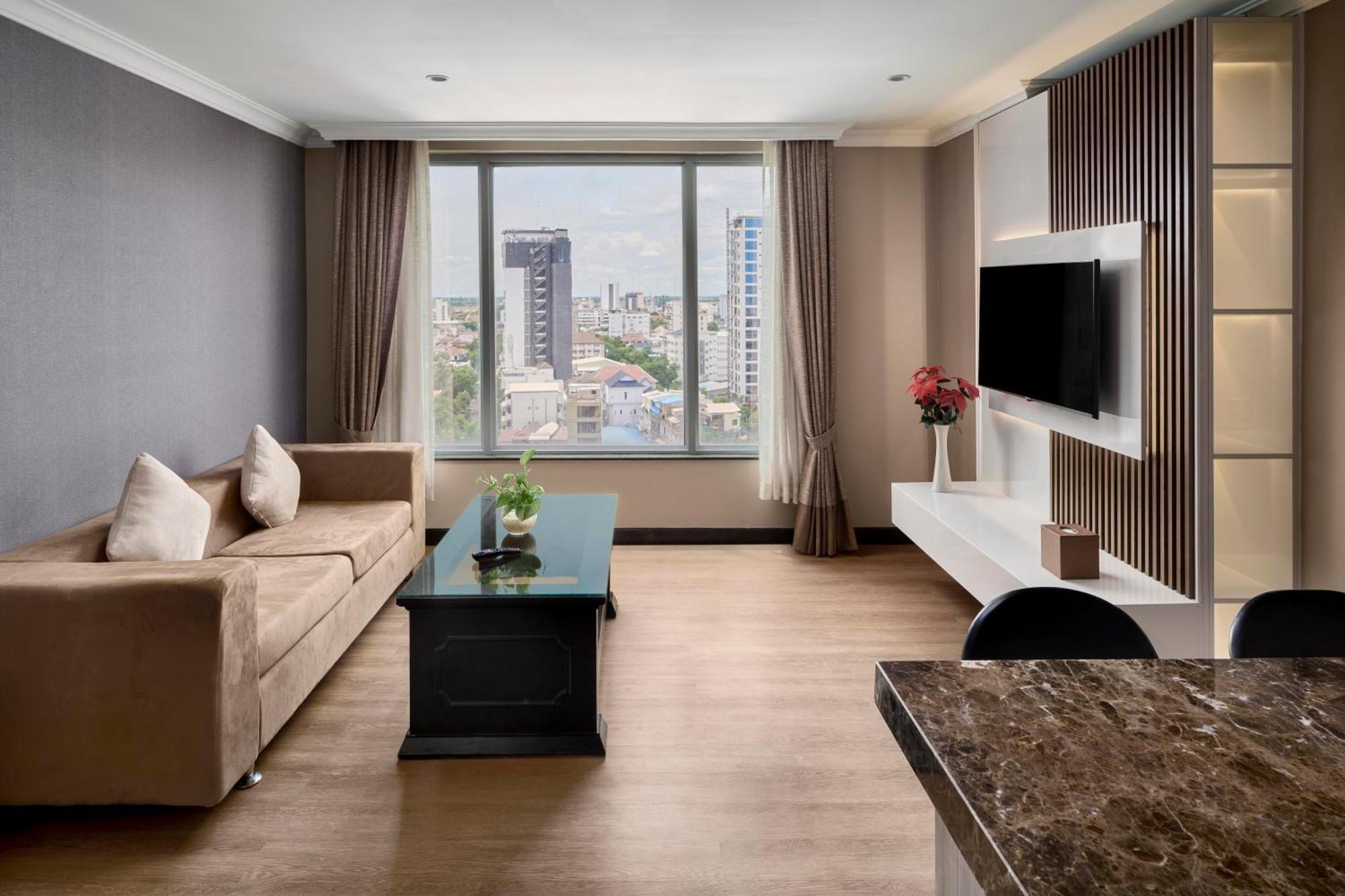 Caravan Hotel By Ehm Phnom Penh Bagian luar foto